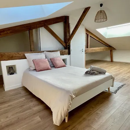 Spacious House For Up To 10 People In Prázdninový dům Vertou