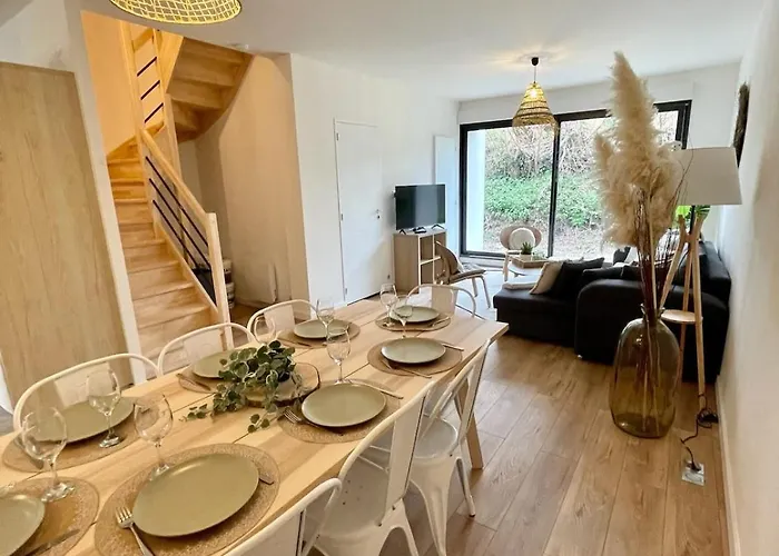 Spacious House For Up To 10 People In Hébergement de vacances *