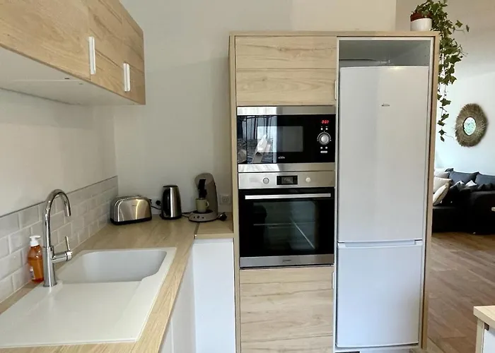 Spacious House For Up To 10 People In Hébergement de vacances