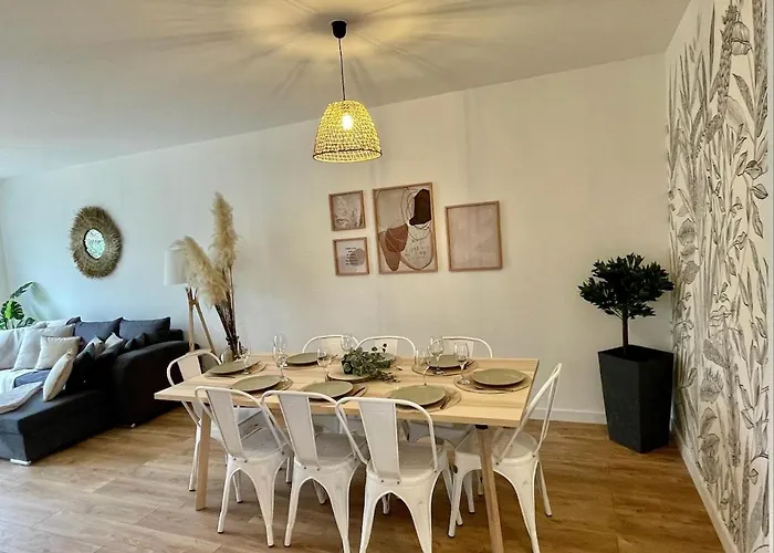 Spacious House For Up To 10 People In Hébergement de vacances Vertou