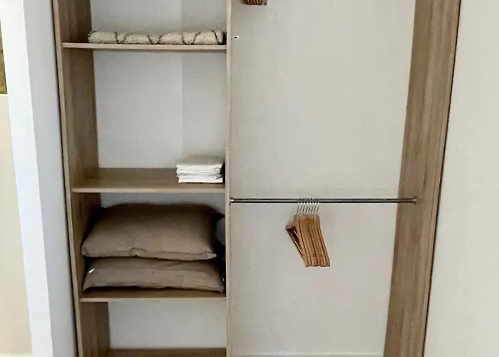 Hébergement de vacances Spacious House For Up To 10 People In *